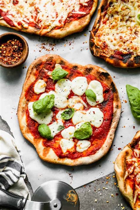 easy-grilled-pizza image