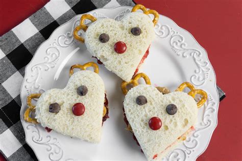 reindeer-sandwiches-love-on-a-plate-christmas image