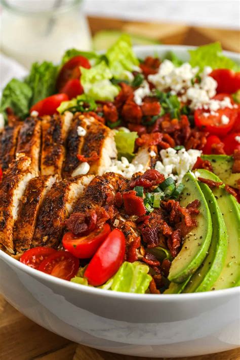 blt-chicken-salad-entree-style-salad-easy-low-carb image