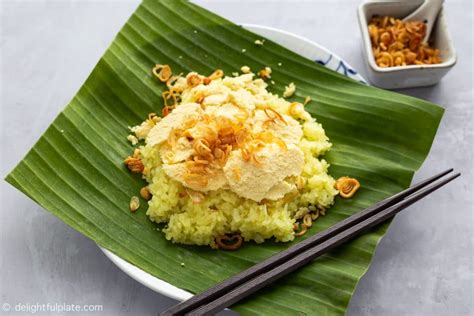 vietnamese-sticky-rice-with-hand-cut-mung-bean-xoi image