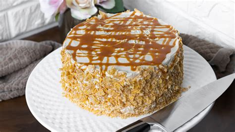 easy-salted-caramel-vanilla-crunch-cake image