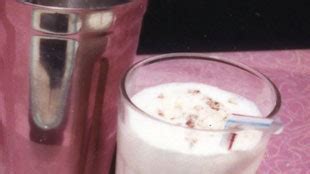 malted-vanilla-milk-shakes-recipe-bon-apptit image