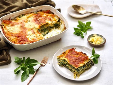 spinach-ricotta-and-pesto-lasagne-healthy image