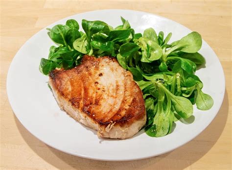 tuna-steak-spicy-teriyaki-the-leaf-nutrisystem-blog image