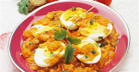 hard-boiled-eggs-in-spicy-tomato-sauce-eat-smarter image