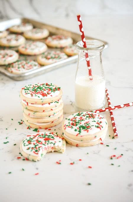 christmas-confetti-sugar-cookies-the-cake-chica image