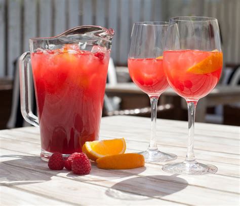 refreshing-raspberry-lemonade-sangria image