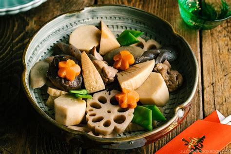 simmered-chicken-and-vegetables-筑前煮-just-one image