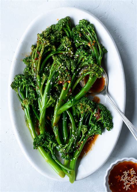 spicy-sauted-sesame-garlic-broccolini-fork-knife image