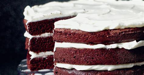 red-wine-velvet-cake-with-whipped-mascarpone-the image