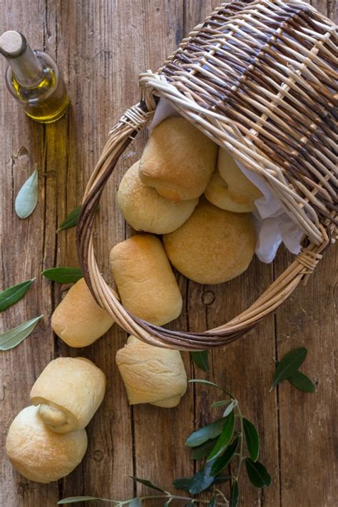 homemade-olive-oil-bread-rolls-recipe-an-italian-in-my image