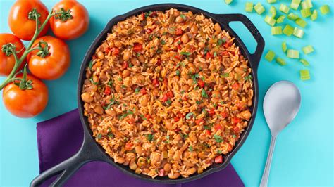 vegetarian-skillet-with-rice-and-beans-mahatma-rice image