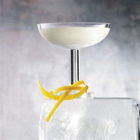 7-manly-cocktails-to-make-with-lillet-food-wine image