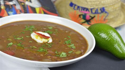 sopa-de-frijoles-nicaraguan-stile-bean-soup-kikas-boc image