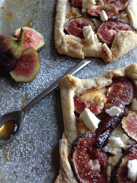 fresh-figs-and-goat-cheese-crostata-cookingwithshy image