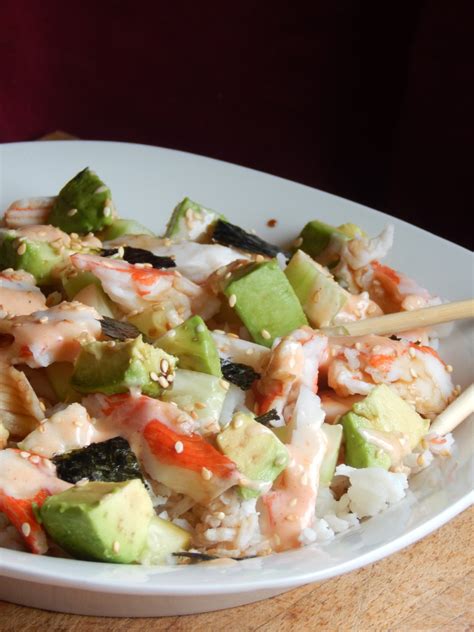 easy-delicious-philadelphia-roll-sushi-bowl-far image