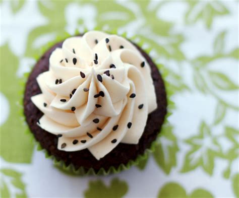 black-pearl-cupcakes-love-and-olive-oil image