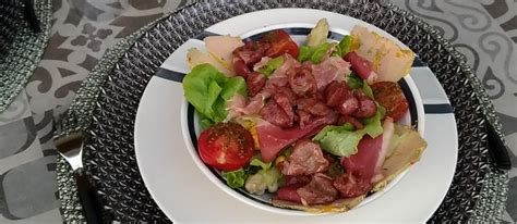 salade-landaise-traditional-salad-from-landes image