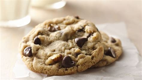 classic-chocolate-chip-cookies-nanas-best image