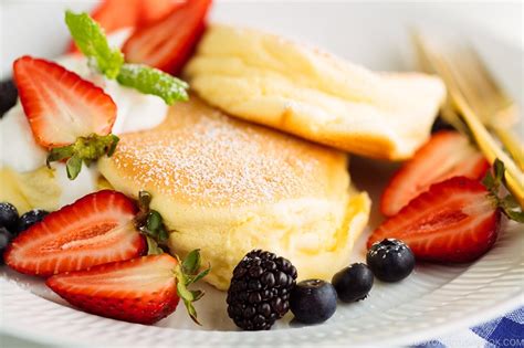 fluffy-japanese-souffl-pancakes-スフレパンケーキ-just image