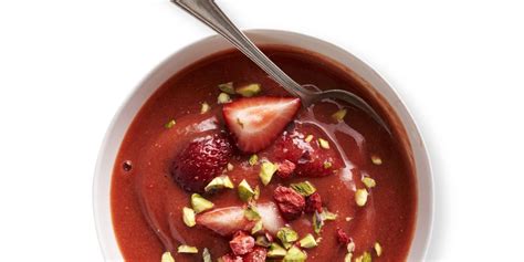 how-to-make-strawberry-smoothie-bowls-womans-day image