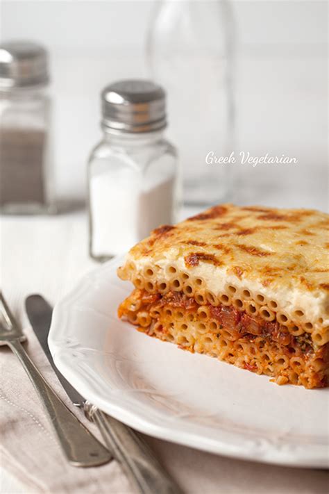 vegetarian-pastitsio-greek-pasta-bake-blogger image