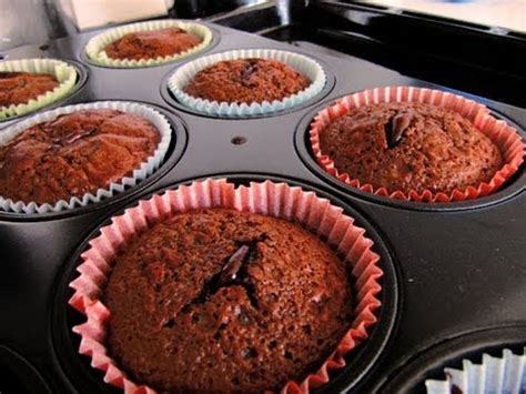 easy-one-pot-chocolate-lava-cupcakes-muffins image