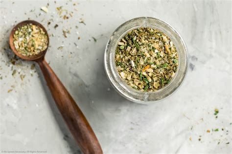 homemade-greek-seasoning-recipe-no-spoon image