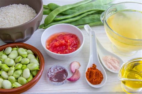 easy-paella-valenciana-recipe-traditional-spanish-food image