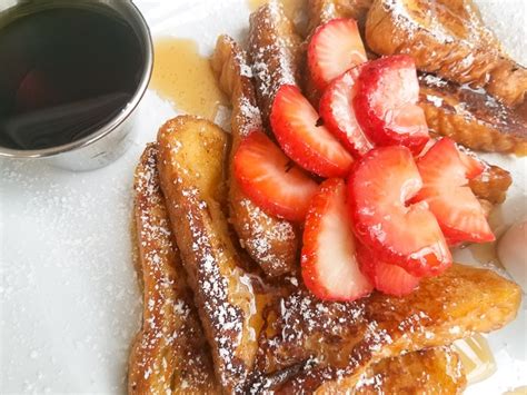 dulce-de-leche-french-toast-with-cinnamon-sauce image