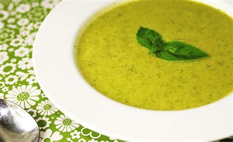 creamy-zucchini-and-avocado-soup-further-food image