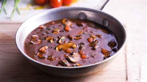chasseur-sauce-recipe-unilever-food-solutions image
