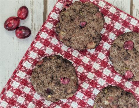 venison-breakfast-sausage-with-bacon-and-cranberries image