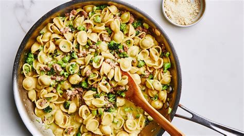 this-sausage-and-broccoli-pasta-recipe-made-a-believer image
