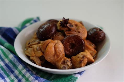 soy-braised-chicken-with-mushroom-new-malaysian image