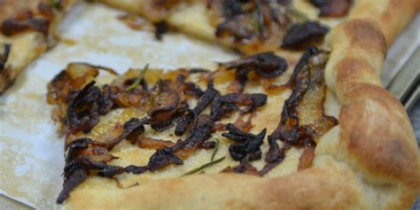 caramelized-onion-flatbread-living-well-spending-less image