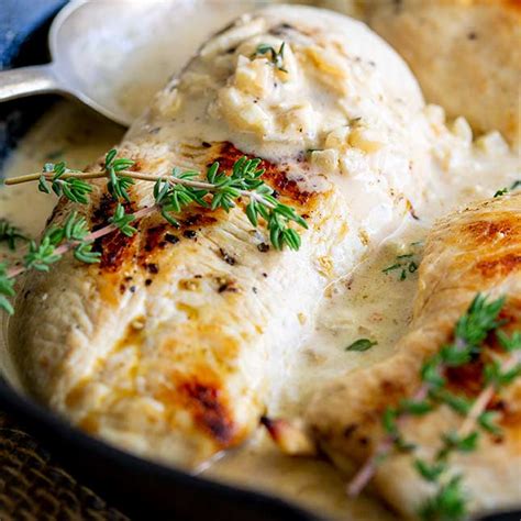creamy-chicken-in-white-wine-sauce-sprinkles-and image