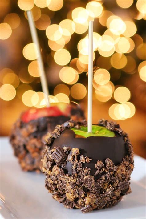 chocolate-covered-strawberries-and-caramel-apples image