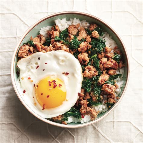 chicken-and-kale-saut-on-rice-chatelaine image