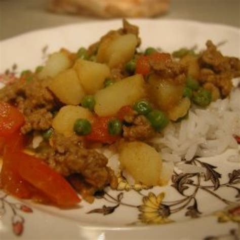 lamb-with-potatoes-and-peas-kheema-bigoven image