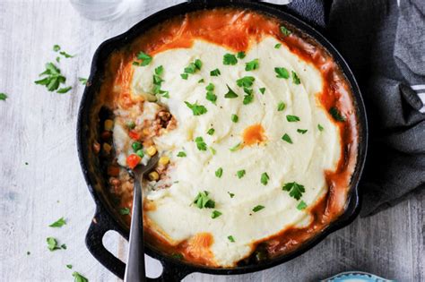 one-pan-skinny-shepherds-pie-recipe-sofabfood image