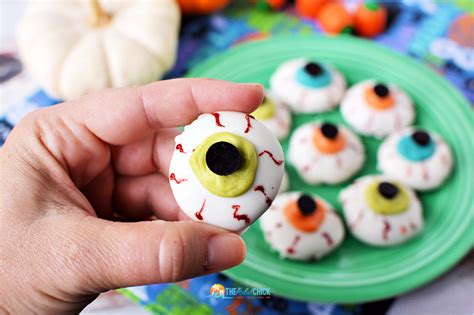halloween-eyeball-cookies-recipe-the-rebel-chick image