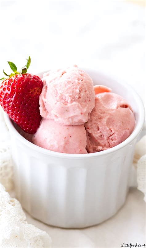 strawberry-buttermilk-ice-cream-a-latte-food image