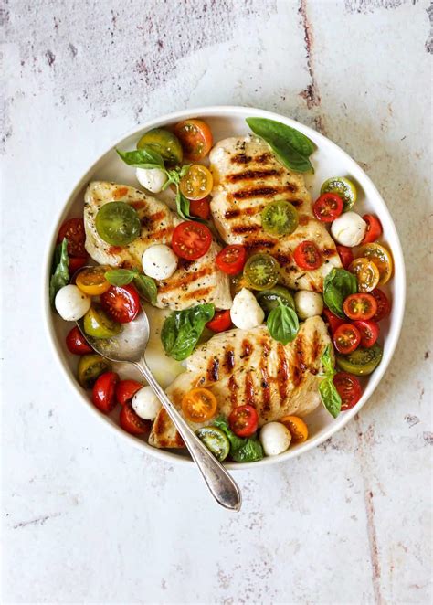 grilled-chicken-with-marinated-tomatoes-and-fresh image