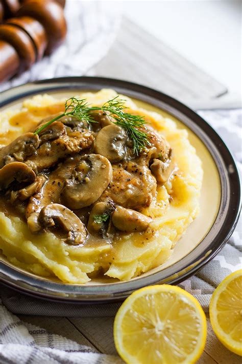 chicken-with-mushroom-gravy-recipe-munaty-cooking image