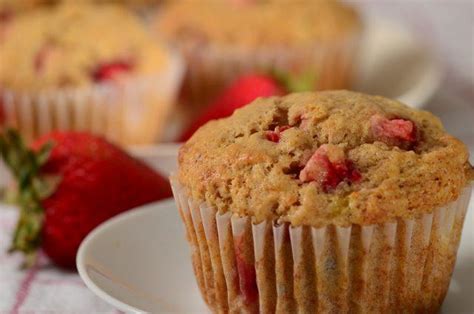 strawberry-banana-muffins-recipe-video image