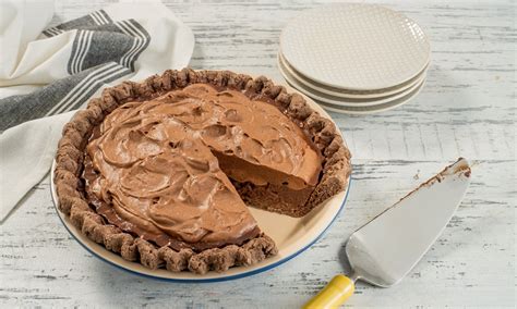 triple-chocolate-pie-recipe-dr-oetker image