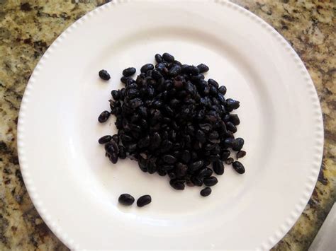 how-to-slow-cook-black-beans-with-costa-rican-flavors image