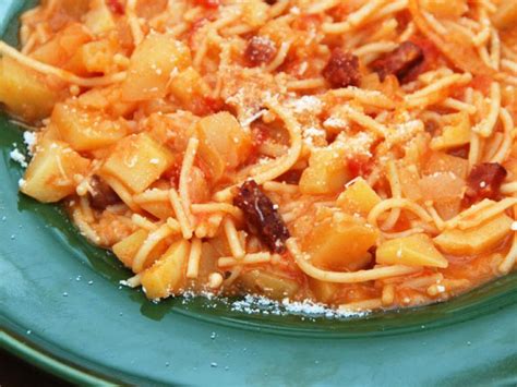 pasta-e-patate-pasta-and-potato-soup-recipes-cooking image