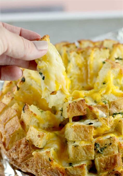 cheesy-stuffed-garlic-bread-ericas image